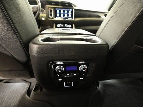 Used 2021 GMC Yukon XL Denali AWD/4WD image 36