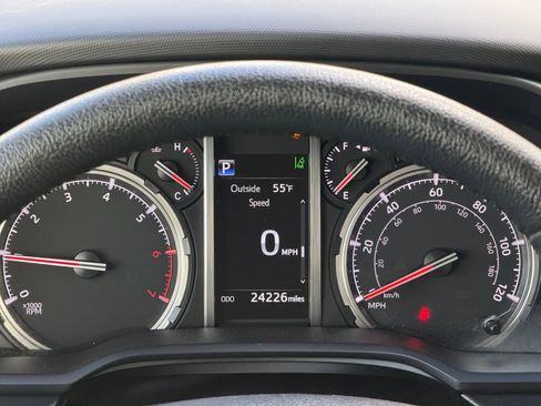 Used 2024 Toyota 4Runner TRD Off-Road Premium AWD/4WD image 8