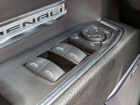 Used 2024 GMC Sierra 1500 Denali AWD/4WD image 28