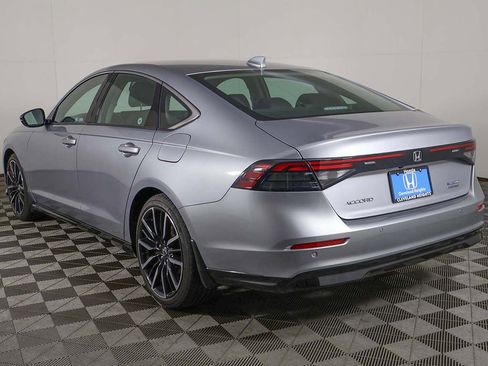 Used 2023 Honda Accord Touring image 10