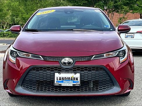 Used 2022 Toyota Corolla LE FWD image 3