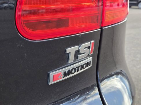 Used 2017 Volkswagen Tiguan Limited w/ Premium Package image 12