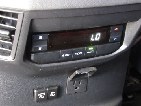 Used 2024 Toyota Sequoia TRD Pro AWD/4WD image 39