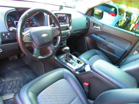 Used 2017 Chevrolet Colorado Z71 image 12