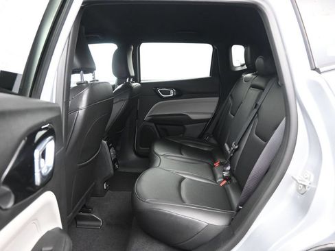 Used 2025 Jeep Compass Limited AWD/4WD image 26