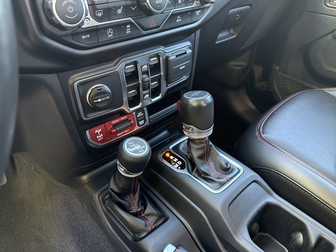 Used 2022 Jeep Gladiator Rubicon w/ LED Lighting Group image 31