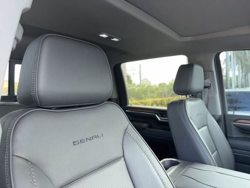 Used 2024 GMC Sierra 2500 Denali w/ Denali Reserve Package image 9
