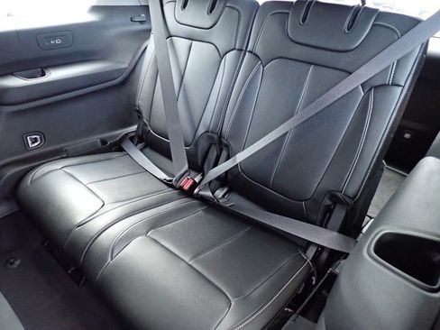 Used 2023 Jeep Grand Cherokee L Limited w/ Trailer Tow Group (B) image 17