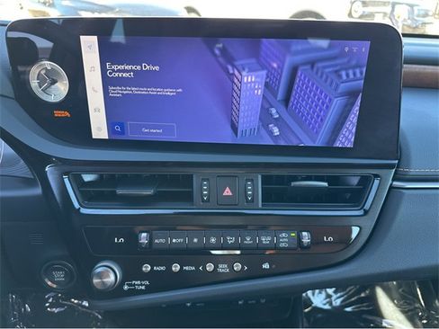 Certified 2025 Lexus ES 350 w/ Premium Package image 25
