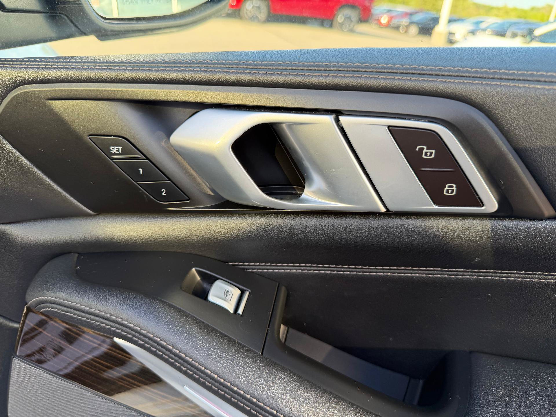 Used 2024 BMW X7 xDrive40i w/ Premium Package AWD/4WD image 43