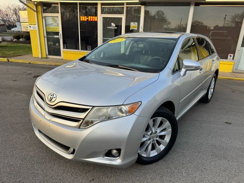 Used 2013 Toyota Venza XLE image 2