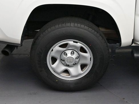 Used 2023 Toyota Tacoma SR AWD/4WD image 32
