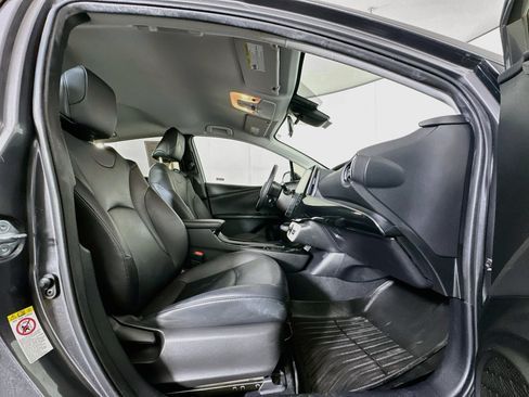 Used 2018 Toyota Prius Prime Premium FWD image 30