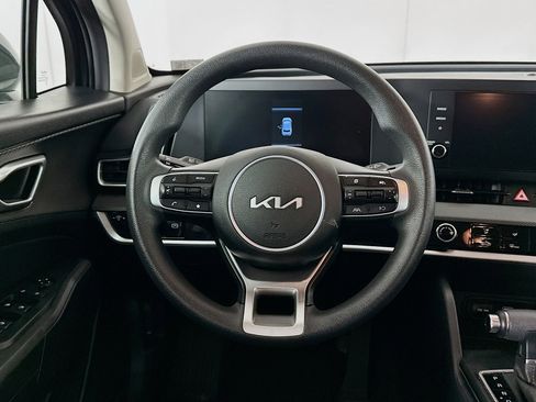 Used 2024 Kia Sportage LX image 17
