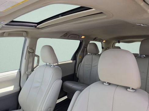 Used 2011 Toyota Sienna XLE w/ XLE Navigation Pkg FWD image 33