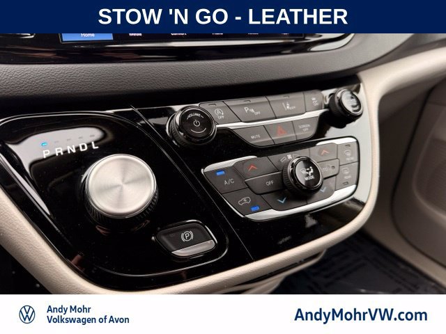 Used 2024 Chrysler Pacifica Touring-L FWD image 24