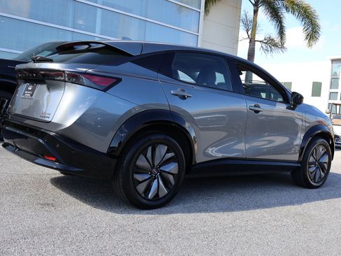 Used 2024 Nissan Ariya AWD image 9