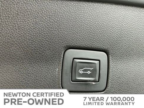 Used 2023 Chevrolet TrailBlazer RS w/ Sun and Liftgate Package FWD image 22