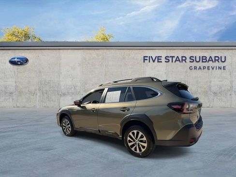 Certified 2025 Subaru Outback Premium AWD/4WD image 6