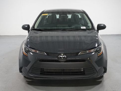 Used 2024 Toyota Corolla LE FWD image 2