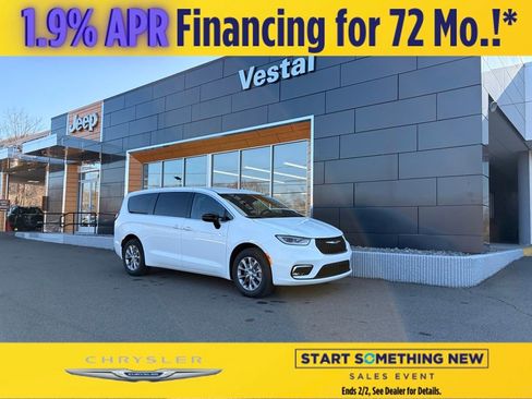 New 2026 Chrysler Pacifica Select image 1