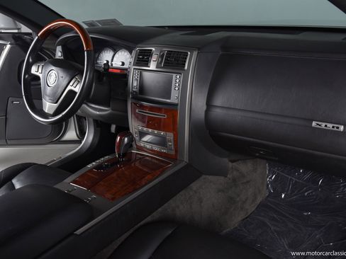 Used 2006 Cadillac XLR image 25
