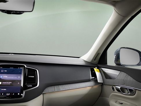 New 2025 Volvo XC90 T8 Plus w/ Protection Package Premier image 36