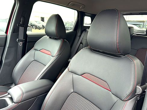New 2026 Nissan Kicks SR AWD/4WD image 11