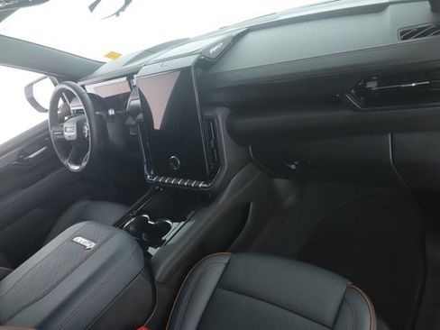 Used 2026 GMC Yukon XL AT4 w/ AT4 Premium Package AWD/4WD image 36