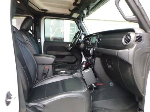 Used 2021 Jeep Wrangler Unlimited Sahara w/ Uconnect 4C Nav & Sound Group AWD/4WD image 8