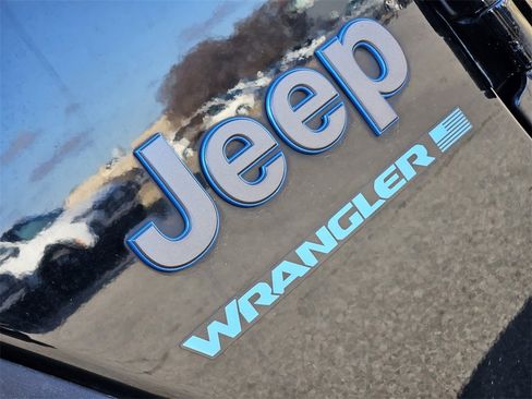 Used 2023 Jeep Wrangler Unlimited w/ Cold Weather Group image 8