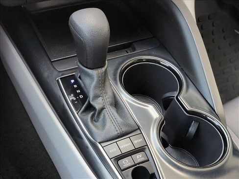 Used 2020 Toyota Camry LE FWD image 18