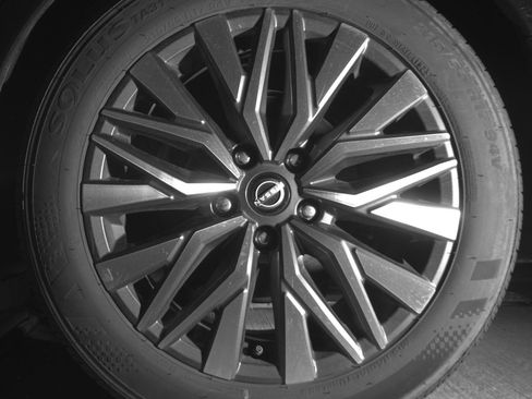 Used 2025 Nissan Altima 2.5 SV image 14