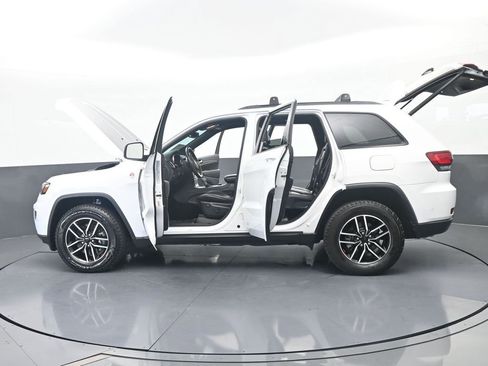 Used 2021 Jeep Grand Cherokee Trailhawk w/ Trailhawk Luxury Group AWD/4WD image 76