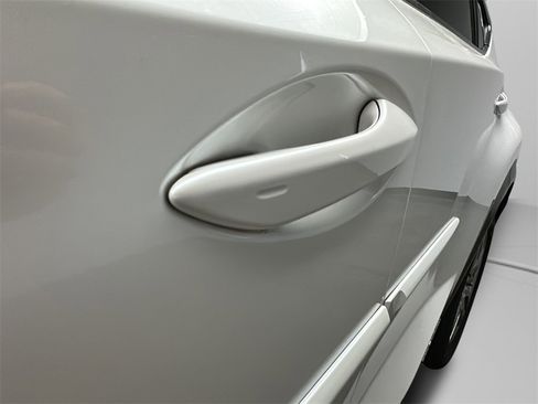 Used 2015 Lexus NX 300h AWD image 5