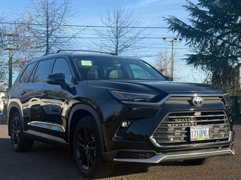 Used 2024 Toyota Grand Highlander AWD Hybrid image 7