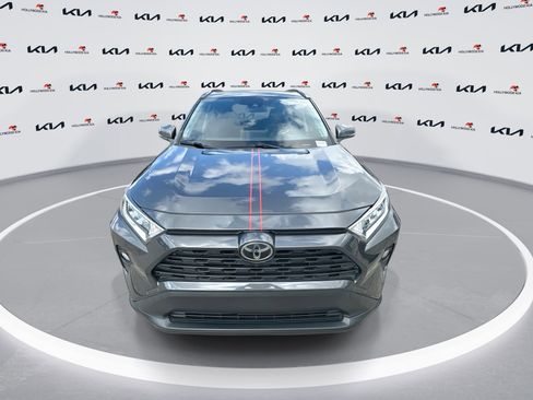 Used 2020 Toyota RAV4 XLE Premium image 3