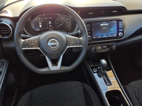 Used 2022 Nissan Kicks SV FWD image 13