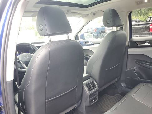 Used 2022 Volkswagen Taos SE image 51