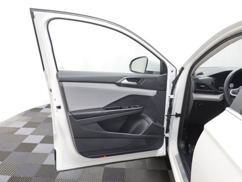 Certified 2023 Volkswagen Taos SEL AWD/4WD image 5
