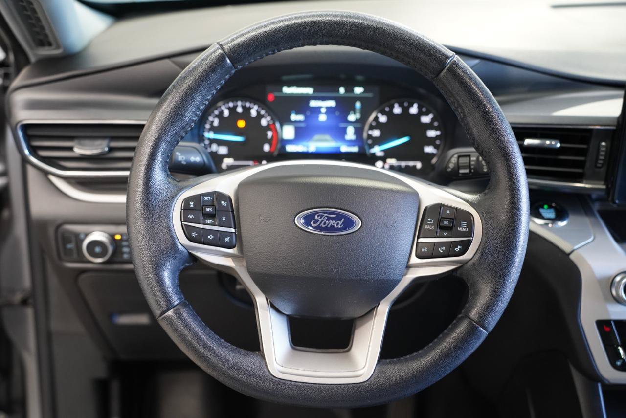 Used 2021 Ford Explorer XLT w/ Equipment Group 202A AWD/4WD image 12