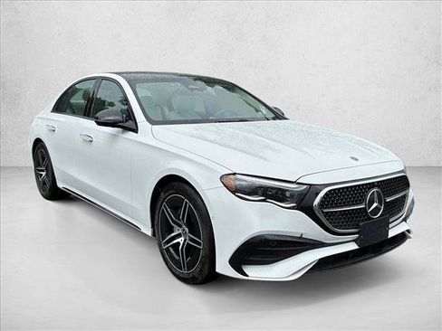 Used 2026 Mercedes-Benz E 350 4MATIC Sedan image 3