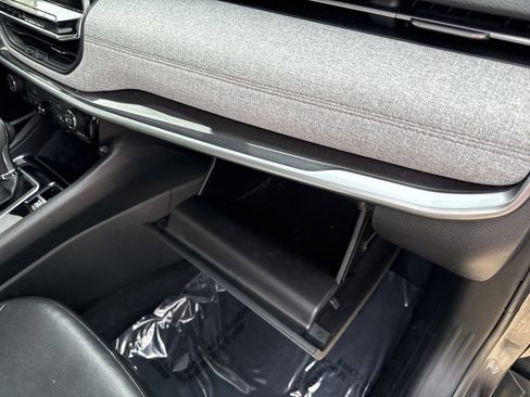 Used 2022 Jeep Compass Latitude image 31