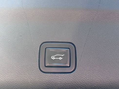 Used 2023 Chevrolet Tahoe Z71 w/ Z71 Off-Road Package image 12