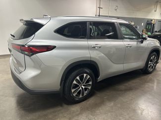 Used 2023 Toyota Highlander XLE video 3