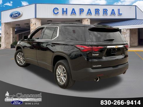 Used 2023 Chevrolet Traverse LT FWD image 4