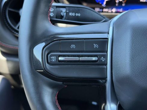 Used 2024 Chevrolet Colorado Z71 w/ Z71 Convenience Package 2 AWD/4WD image 9