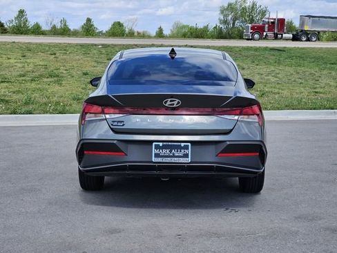 Used 2024 Hyundai Elantra SEL image 6