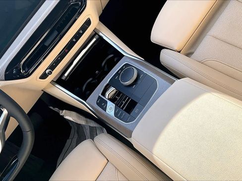 Used 2025 BMW 330i Sedan w/ Convenience Package image 11