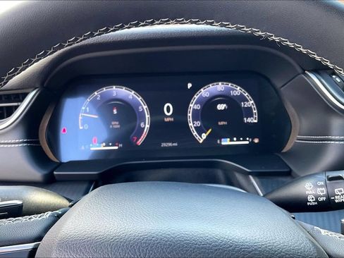 Used 2023 Jeep Grand Cherokee Laredo w/ Luxury Tech Group I AWD/4WD image 19